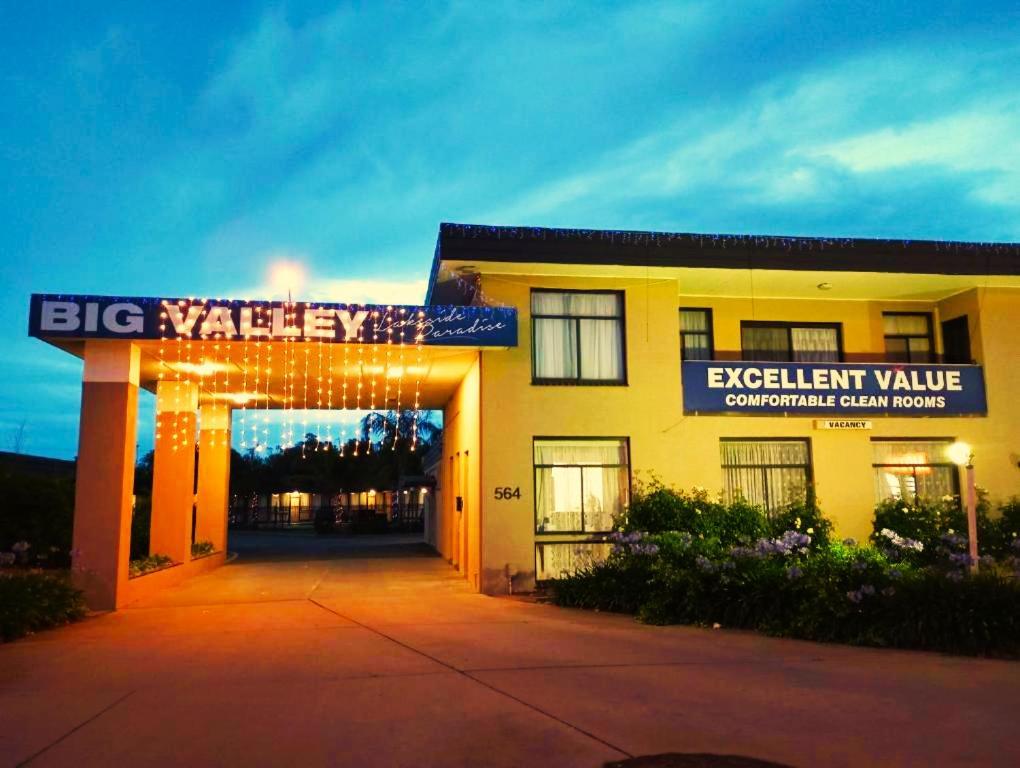 Big Valley Lakeside Paradise Motor Inn Shepparton Zewnętrze zdjęcie